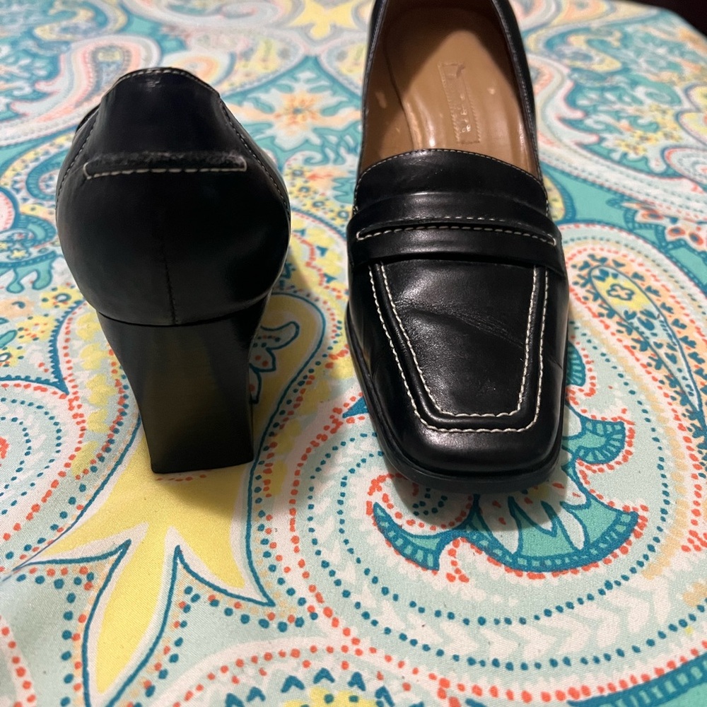 Ann Taylor Black Loafers with Polished Leather Finish